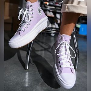 ⭐️PRICE ⬇️
 CONVERSE ALL STAR • Soft Pink High Tops • 6.5 •